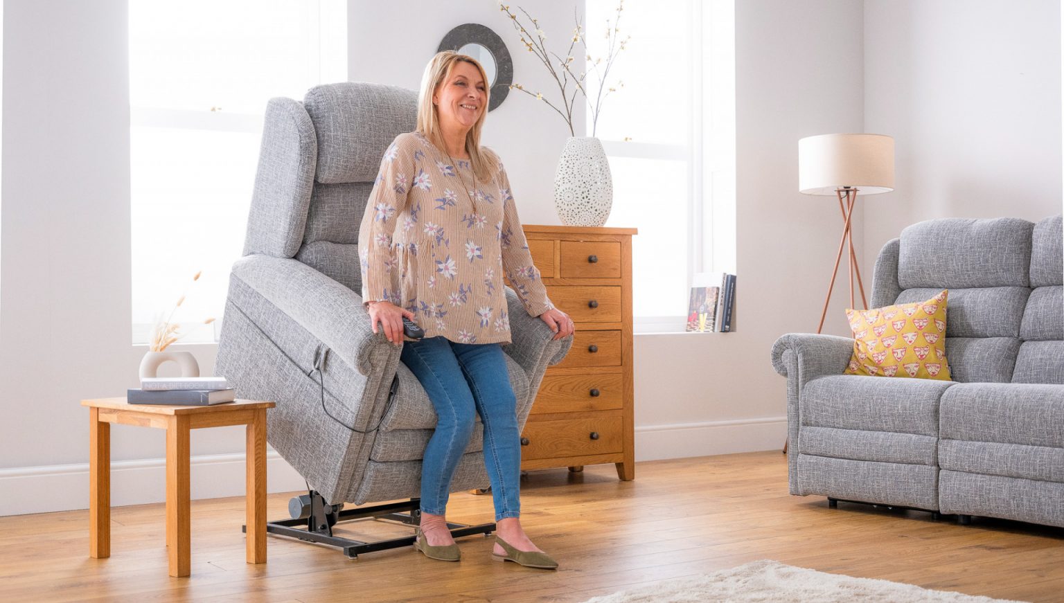 Top 5 benefits of having a riser recliner chair Sitting Pretty